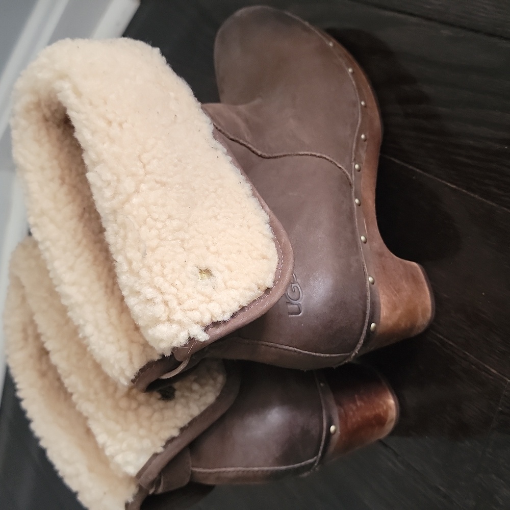 Brown Leather Fur-lined Ugg Booties